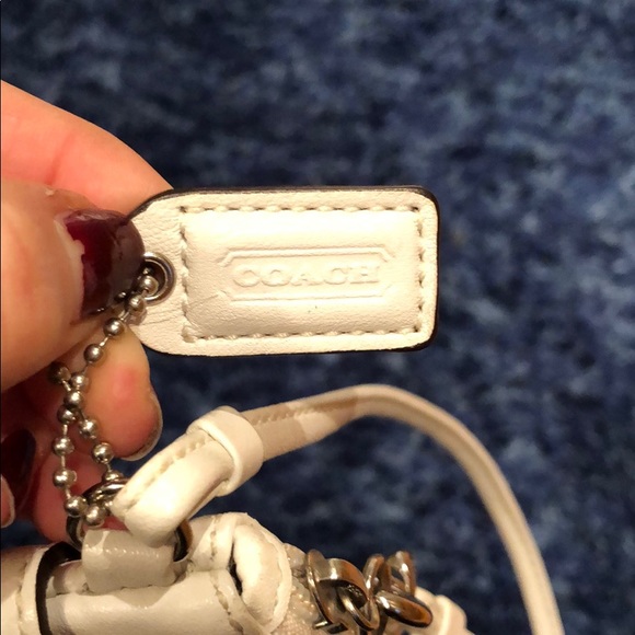 Coach wristlet - Picture 5 of 6